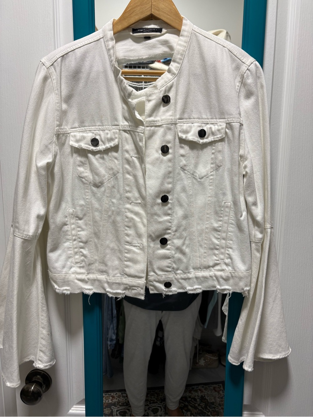 Romeo & Juliet Couture White Raw-Hem Button Front Jean Jacket